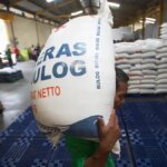 penyaluran-beras-bulog-untuk-stabilisasi-harga_20230203_180854