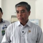 69e7d56d44052-menteri-ketenagakerjaan-menaker-republik-indonesia-yassierli_375_211