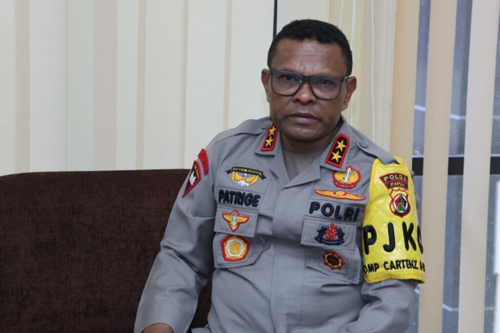 BOKS-BAWAH-Kapolda-Papua-Irjen-Pol-Patrige-Renwarin