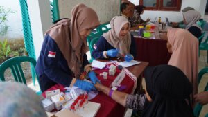 Dekatkan-Layanan-ke-Warga-Puskesmas-Kemangkon-Gelar-Cek-Kesehatan-dan-Pengobatan-Gratis-di-Desa