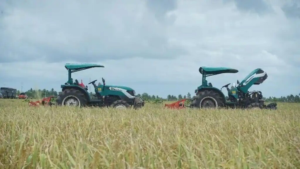 Ilustrasi-petani-mengolah-sawah-pada-masa-tanam-padi-c
