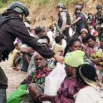 aksi-tni-polri-evakuasi-warga-dari-serangan-kst-diapresiasi-btgu