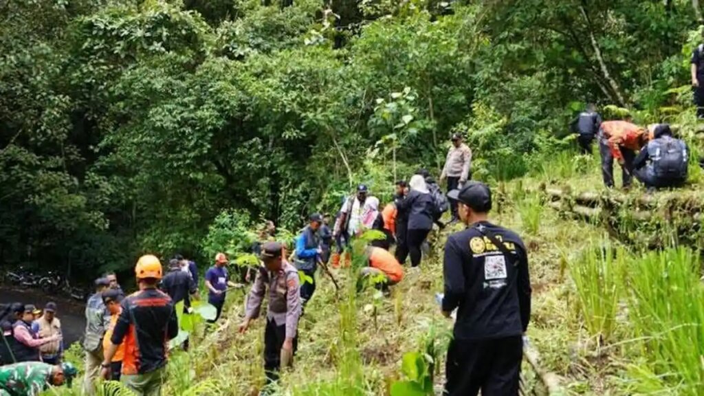 gerakan-penghijauan-di-kawasan-Tahura-R-Soerjo