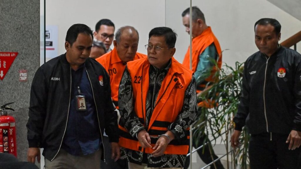 kpk-tahan-tersangka-kasus-korupsi-asuransi-jasindo-1785455584572_169