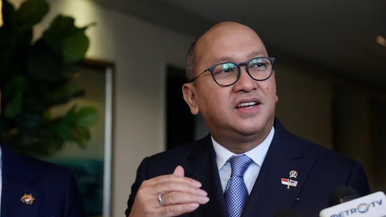 035698400_1771672433-CEO_Danantara__Rosan_Roeslani-21_Februari_2026a