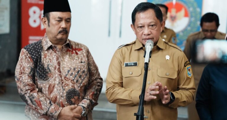 Kejar-Keluar-dari-Middle-Income-Trap-Mendagri-Dorong-Pertumbuhan-Ekonomi-Tinggi-1210x642