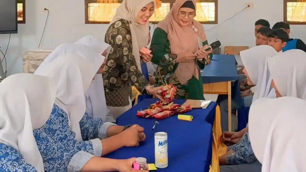 PKM-Fakultas-Hukum-USK-Bahas-Tentang-Pemahaman-Jaminan-Produk-Halal-Pada-Siswa-SMK