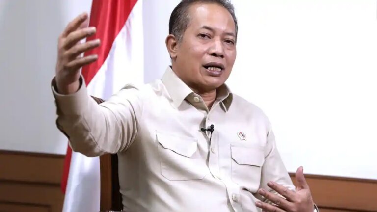 Wawancara-Khusus-dengan-Wamen-Koperasi-Ferry-Juliantono_20241108_211619
