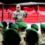 1779887303_344_Kunjungi-Yon-TP-808Mbaham-Matta-Menhan-Tekankan-Peran-TNI-Dukung