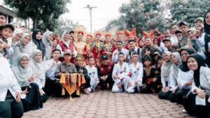 GUS-IPUL-BERSAMA-SISWA