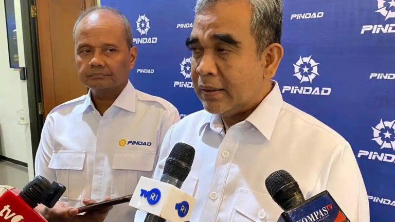 Ketua-MPR-RI-Ahmad-Muzani-saat-memberikan-keterangan-di-PT-Pindad-Senin-2892026
