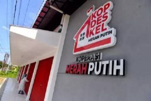 Koperasi-Merah-Putih-Permudah-Petani-Tebus-Pupuk-Subsidi-Pakai-KTP-300x200