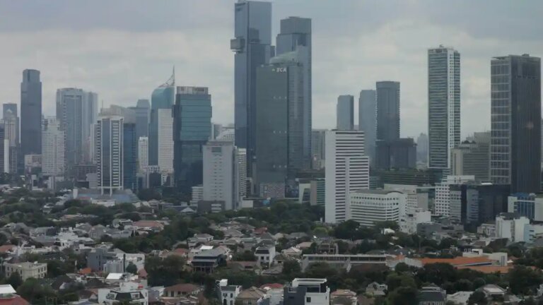 Proyeksi-Pertumbuhan-Ekonomi-Indonesia_20251128_153833